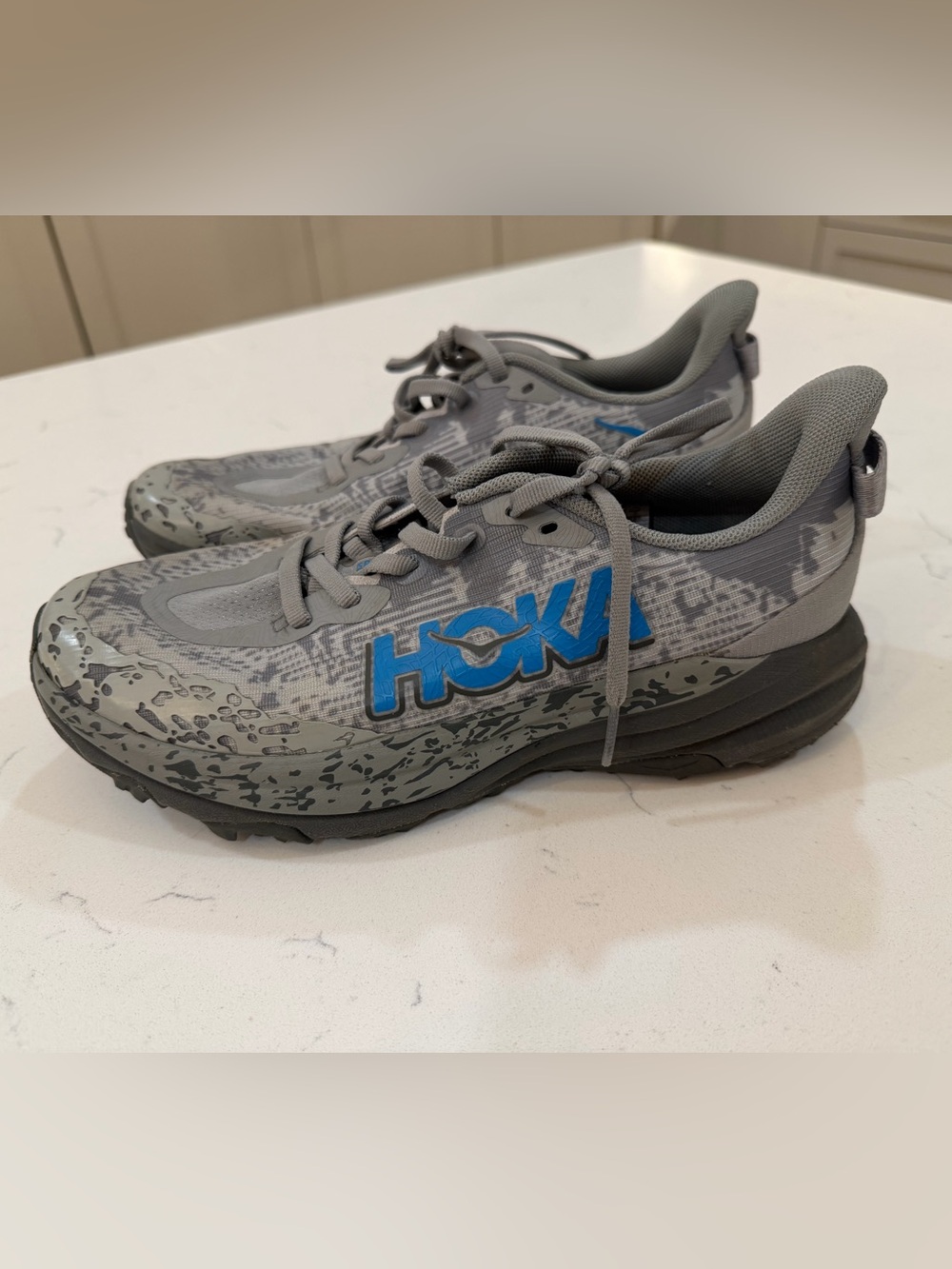 Hoka Kids Gray Sneakers with Blue Logo-4.5
